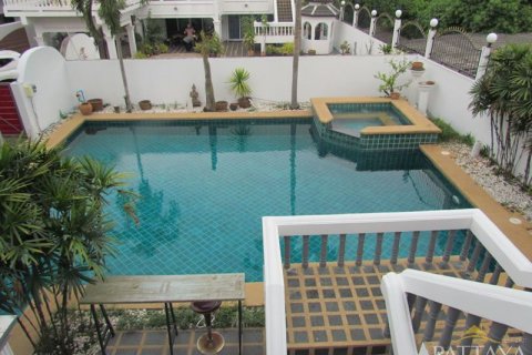 House in Pattaya, Thailand 4 bedrooms № 21473 - photo 22