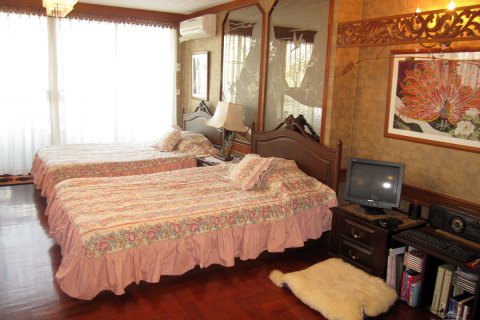 Condo on Jomtien Beach, Pattaya, Thailand, 3 bedrooms  № 23088 - photo 2