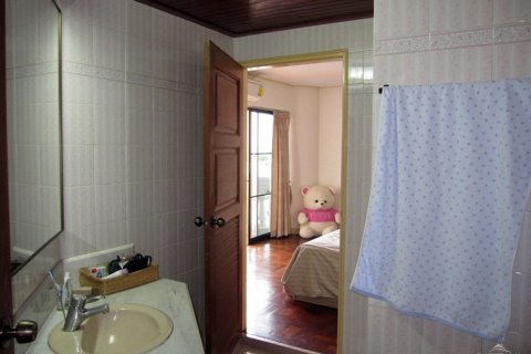 Condo in Pattaya, Thailand, 2 bedrooms  № 22820 - photo 4
