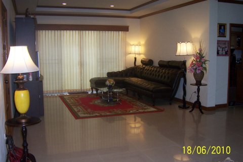 House in Pattaya, Thailand 4 bedrooms № 22974 - photo 3