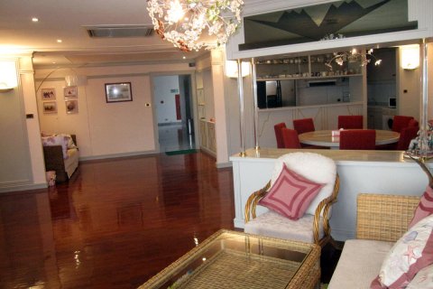 Condo in Pattaya, Thailand, 4 bedrooms  № 23318 - photo 11