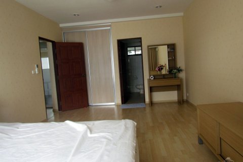 Condo in Pattaya, Thailand, 3 bedrooms  № 20819 - photo 11