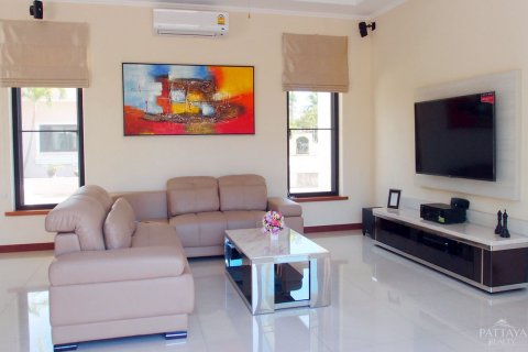 House in Pattaya, Thailand 4 bedrooms № 20075 - photo 14