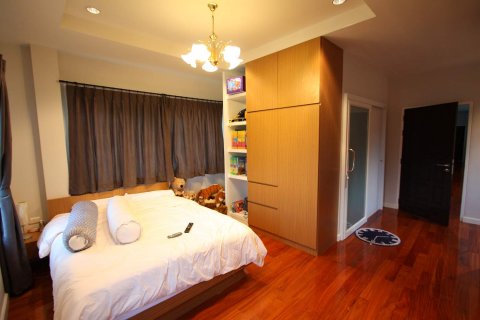 House in Pattaya, Thailand 5 bedrooms № 22396 - photo 16