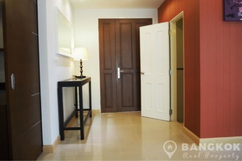 Penthouse in Bangkok, Thailand 3 bedrooms № 19440 - photo 2