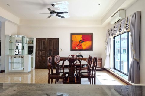 House in Pattaya, Thailand 6 bedrooms № 22401 - photo 23