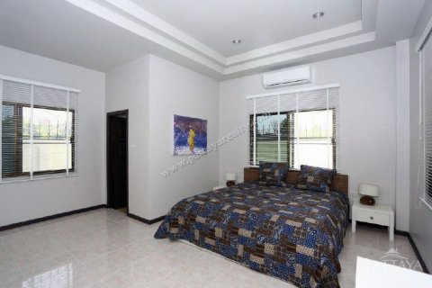 House in Pattaya, Thailand 4 bedrooms № 19859 - photo 11