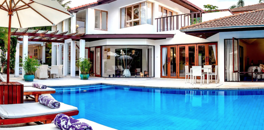 House in Surin, Thailand 4 bedrooms № 9904