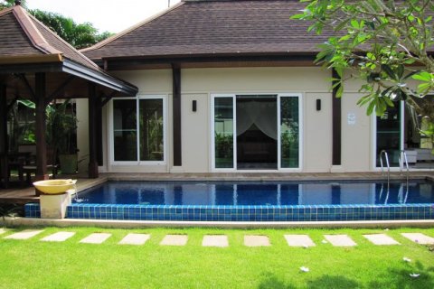 House in Bang Tao, Thailand 4 bedrooms № 3200 - photo 1