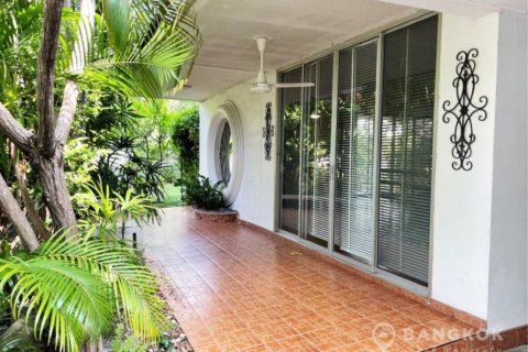 House in Bangkok, Thailand 4 bedrooms № 19490 - photo 3