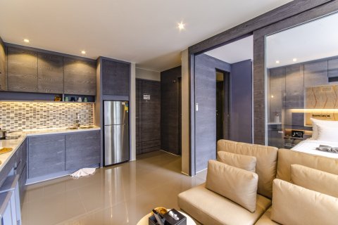 Condo in Kamala, Thailand, 1 bedroom  № 25585 - photo 1