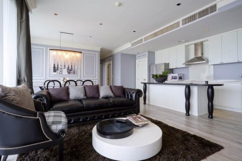 Condo in Bangkok, Thailand, 3 bedrooms  № 25831 - photo 1