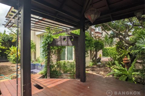 House in Bang Kaeo, Thailand 3 bedrooms № 25439 - photo 19