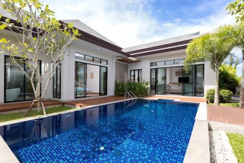 House in Bang Tao, Thailand 3 bedrooms № 3365 - photo 1