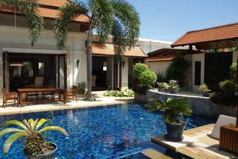 House in Bang Tao, Thailand 4 bedrooms № 3186 - photo 1