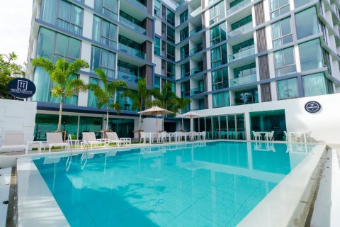 Condo in Bang Tao, Thailand, 2 bedrooms  № 9768 - photo 1