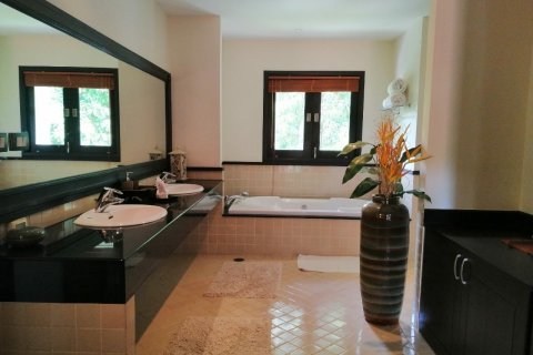 House in Bang Tao, Thailand 4 bedrooms № 3725 - photo 17