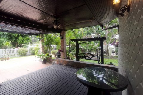 House in Pattaya, Thailand 4 bedrooms № 26065 - photo 8