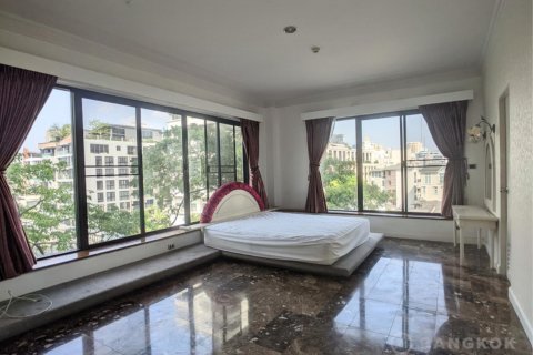 Condo in Bangkok, Thailand, 3 bedrooms  № 29164 - photo 9