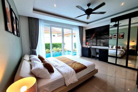 House in Pattaya, Thailand 4 bedrooms № 28591 - photo 24