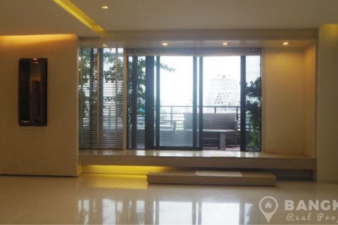 Condo in Bangkok, Thailand, 3 bedrooms  № 28949 - photo 29