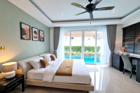 House in Pattaya, Thailand 4 bedrooms № 28591 - photo 21