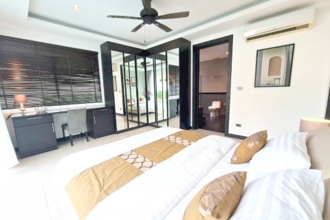 House in Pattaya, Thailand 4 bedrooms № 28591 - photo 23