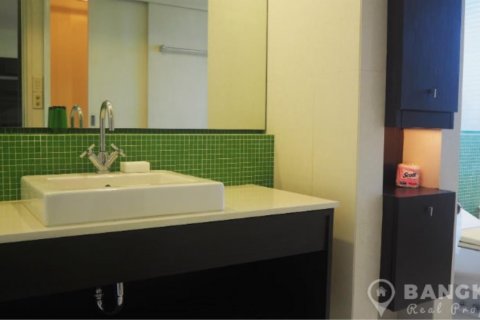 Condo in Bangkok, Thailand, 3 bedrooms  № 28949 - photo 18