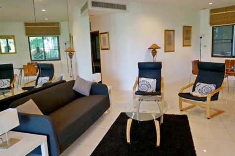 Condo in Pattaya, Thailand, 2 bedrooms  № 9031 - photo 1