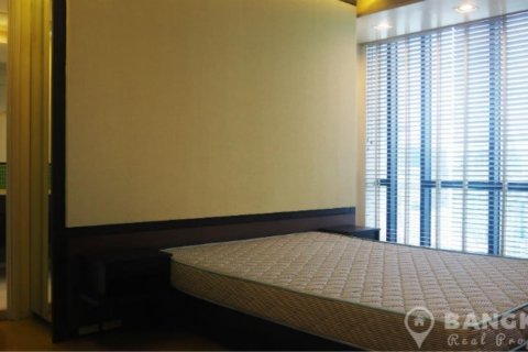 Condo in Bangkok, Thailand, 3 bedrooms  № 28949 - photo 17