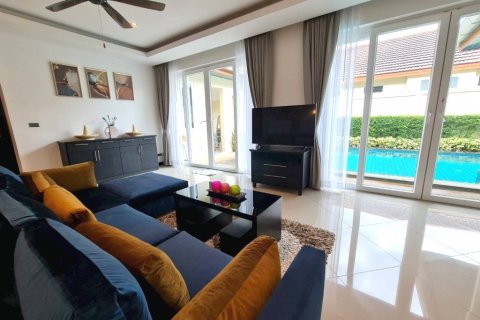 House in Pattaya, Thailand 4 bedrooms № 28591 - photo 4