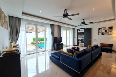 House in Pattaya, Thailand 4 bedrooms № 28591 - photo 8