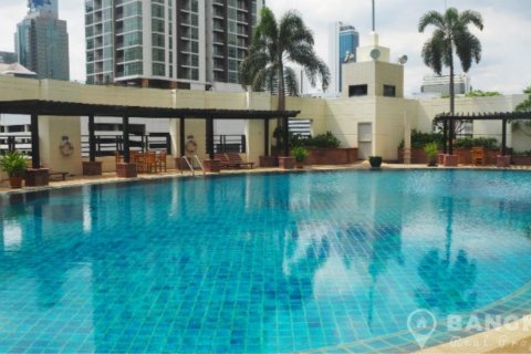 Condo in Bangkok, Thailand, 3 bedrooms  № 28949 - photo 24