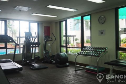 Condo in Bangkok, Thailand, 3 bedrooms  № 28949 - photo 26