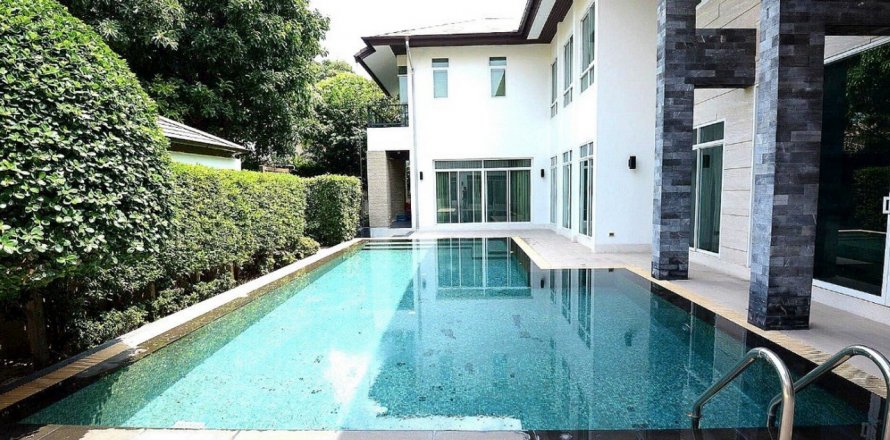 Villa in Bangkok, Thailand 5 bedrooms in Private Nirvana Ladprao № 28762