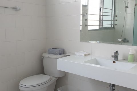 Condo in Bangkok, Thailand, 2 bedrooms  № 30049 - photo 7