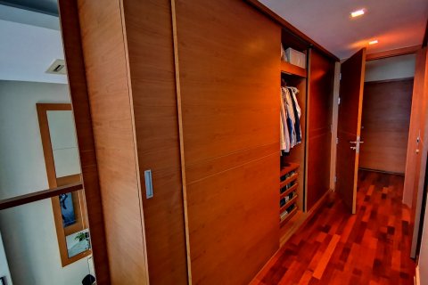 Condo in Bangkok, Thailand, 2 bedrooms  № 30640 - photo 14