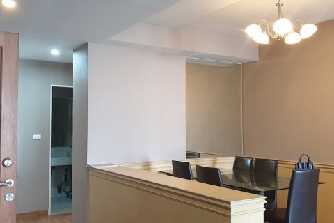 Condo in Bangkok, Thailand, 2 bedrooms  № 30049 - photo 11