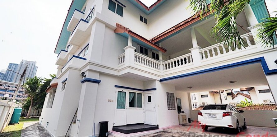 House in Pattaya, Thailand 7 bedrooms № 32498