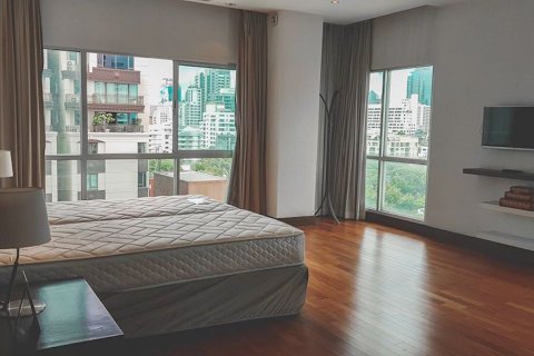 Condo in Bangkok, Thailand, 4 bedrooms  № 31824 - photo 8