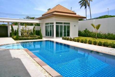 Villa on Nai Harn Beach, Thailand 3 bedrooms № 34656 - photo 1