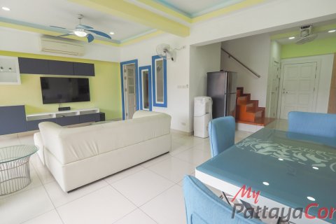 Condo in Pattaya, Thailand, 2 bedrooms  № 32250 - photo 1