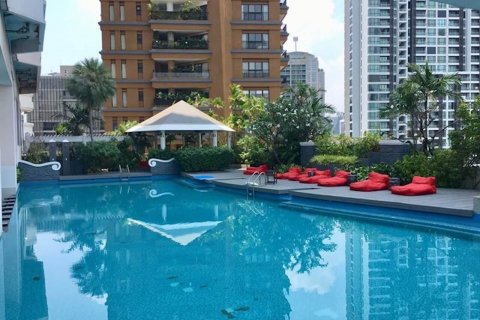 Condo in Bangkok, Thailand, 2 bedrooms  № 30440 - photo 1