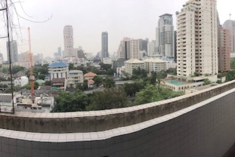 Condo in Bangkok, Thailand, 3 bedrooms  № 30056 - photo 14