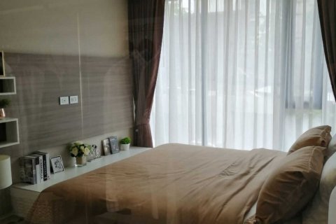 Condo in Bangkok, Thailand, 2 bedrooms  № 29504 - photo 4