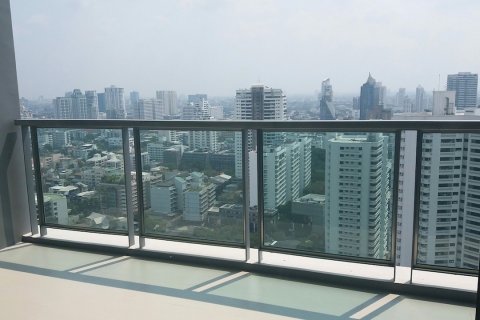 Condo in Bangkok, Thailand, 2 bedrooms  № 30003 - photo 16