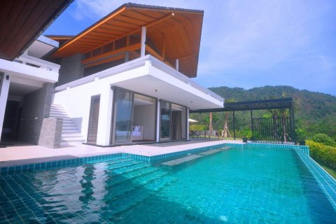 Villa in Patong, Thailand 6 bedrooms № 35232 - photo 1