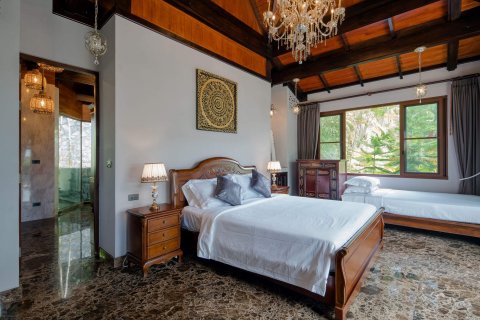 Villa in Surin, Thailand 4 bedrooms № 34973 - photo 14