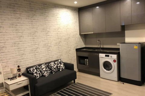 Condo in Bangkok, Thailand, 1 bedroom  № 31052 - photo 4