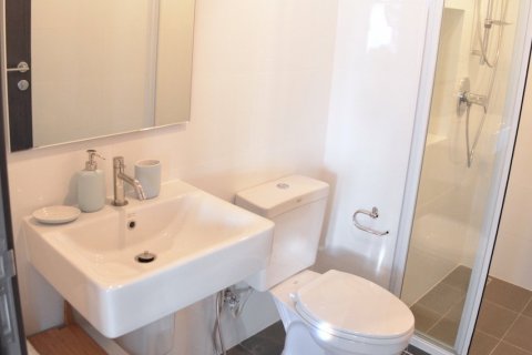 Condo in Bangkok, Thailand, 2 bedrooms  № 29827 - photo 15